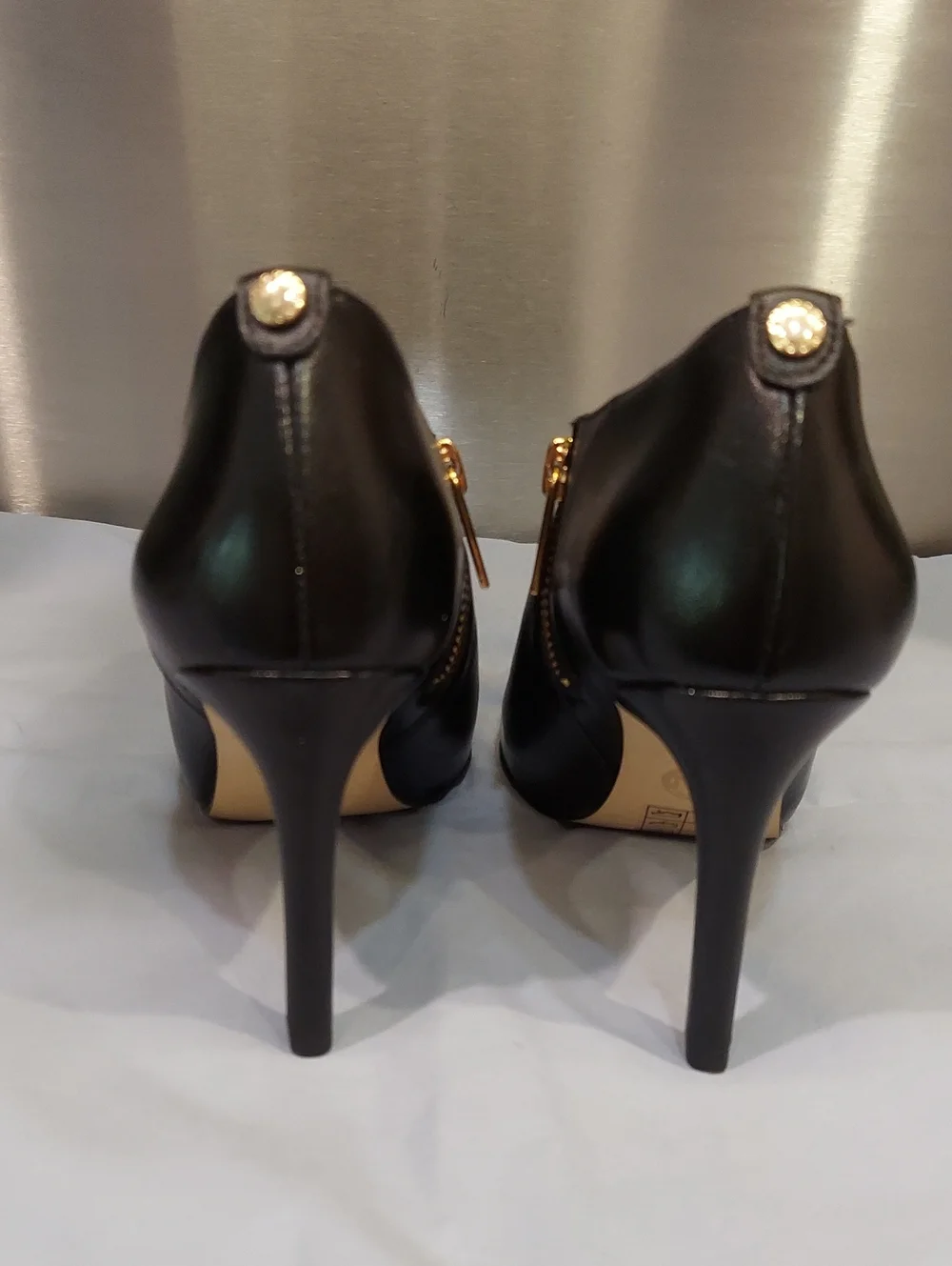 Michael Kors Black Leather High-Heel Ankle Booties w/Gold Zipper - Size 7